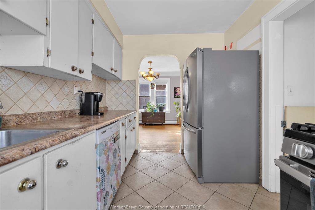 2230 Hall, Windsor, ON