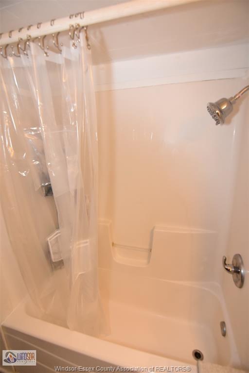 965 Bridge, Windsor, ON