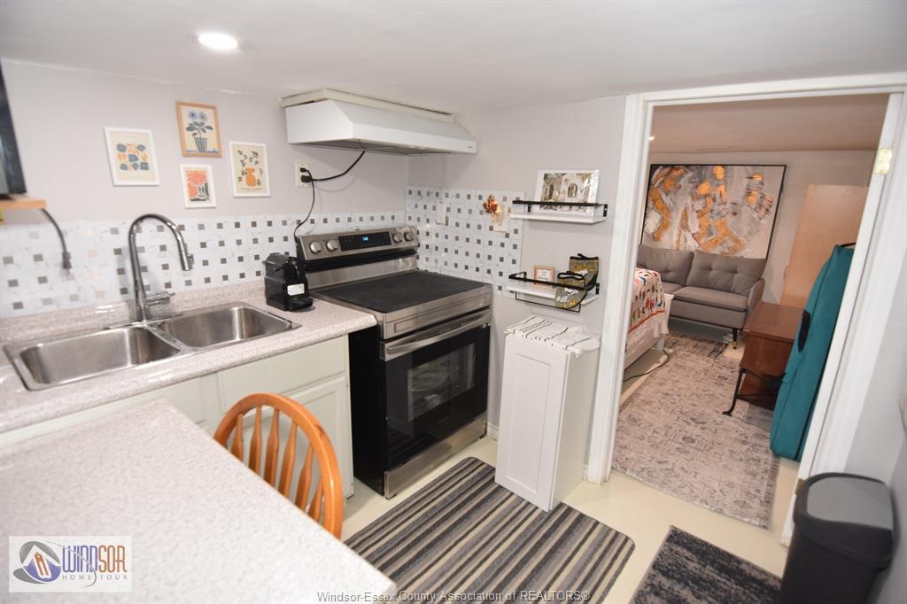 965 Bridge, Windsor, ON