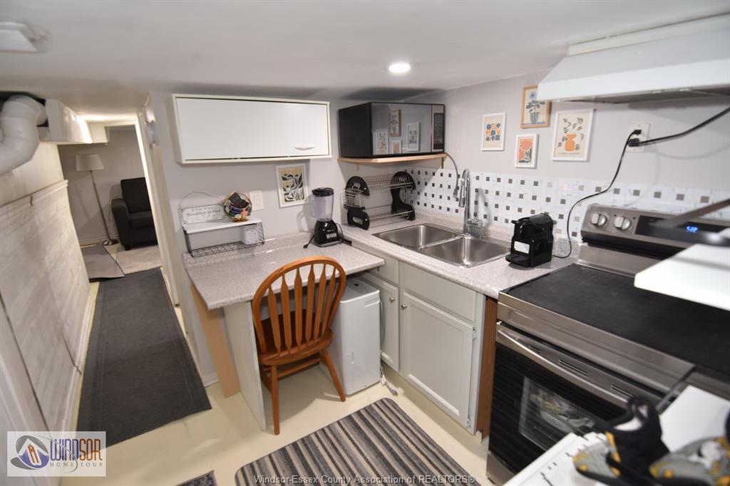 965 Bridge, Windsor, ON