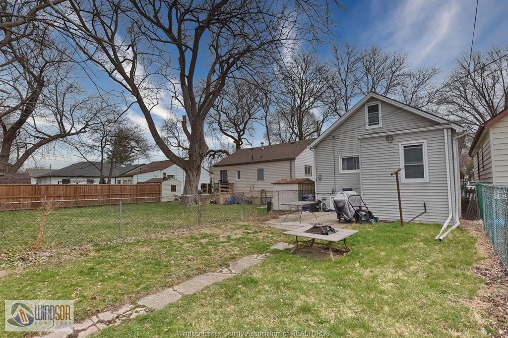 965 Bridge, Windsor, ON