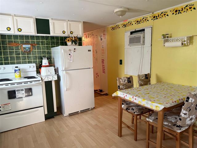 1 Birch Pl, Alexander Rm, MB