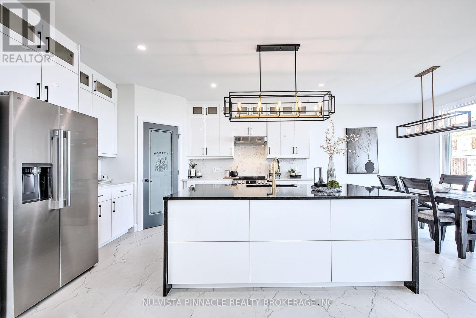 4248 Liberty Cross, London South (South V), ON - Indoor Photo Showing Kitchen