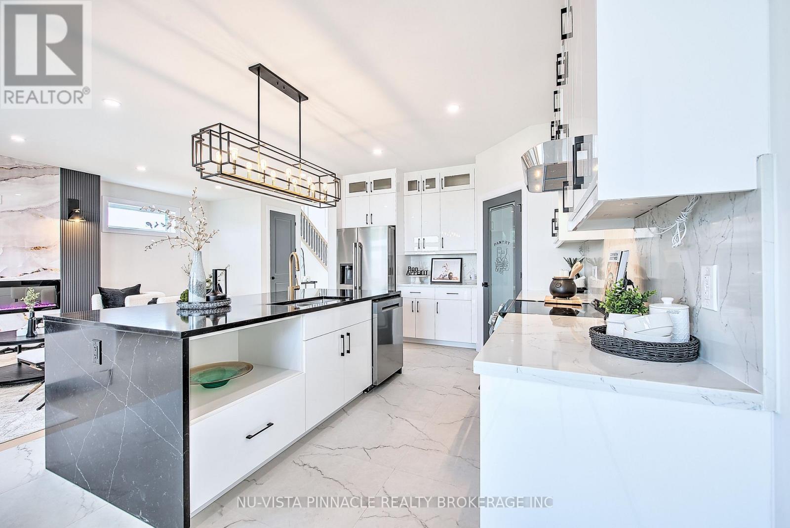 4248 Liberty Cross, London South (South V), ON - Indoor Photo Showing Kitchen