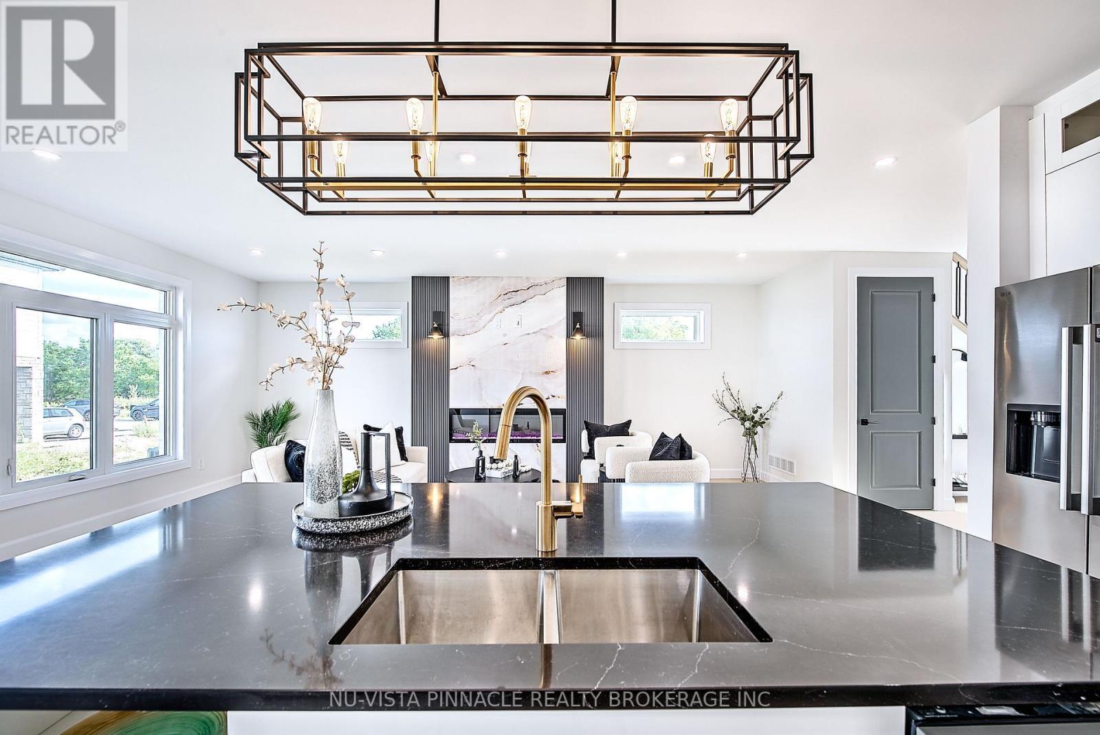 4248 Liberty Cross, London South (South V), ON - Indoor