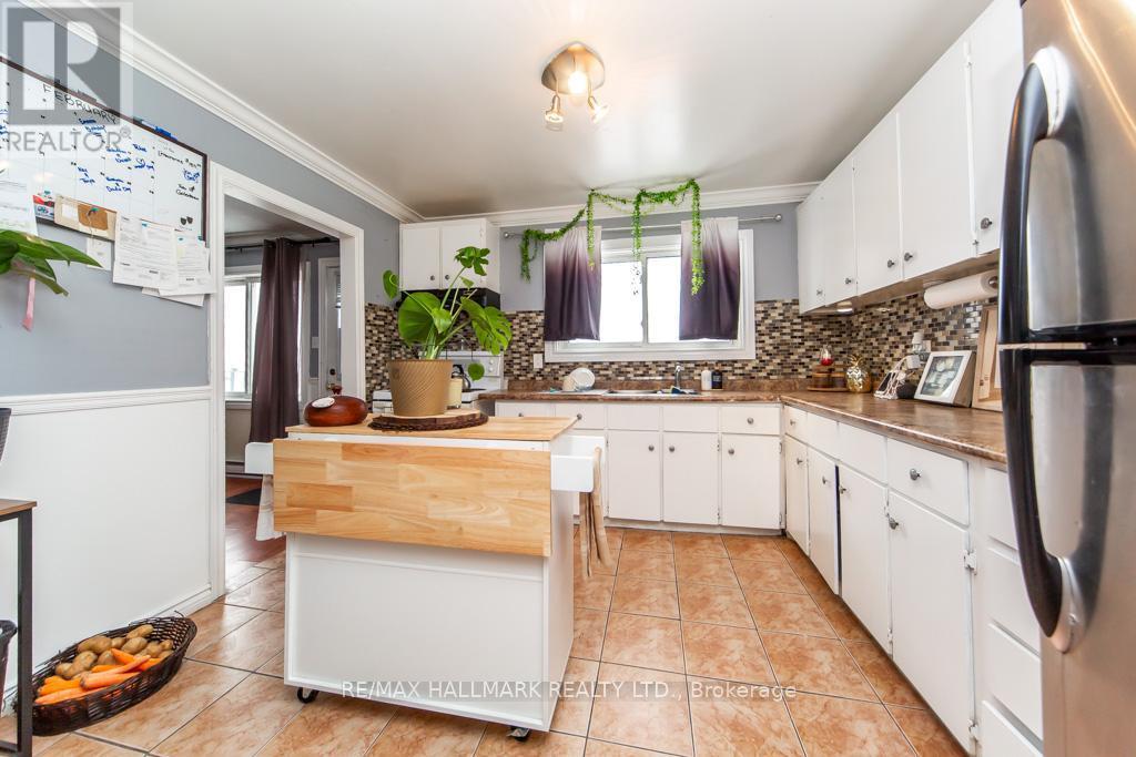 41 - 1010 Glen Street, Oshawa, ON - Indoor Photo Showing Kitchen