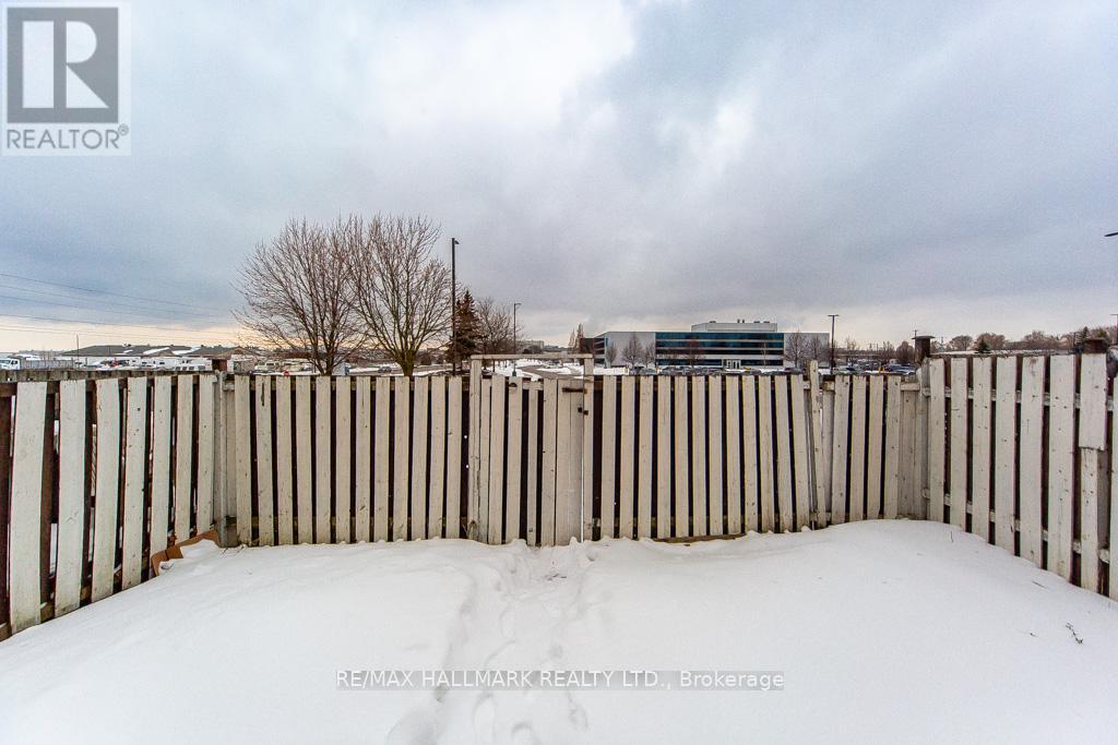 41 - 1010 Glen Street, Oshawa, ON - Outdoor