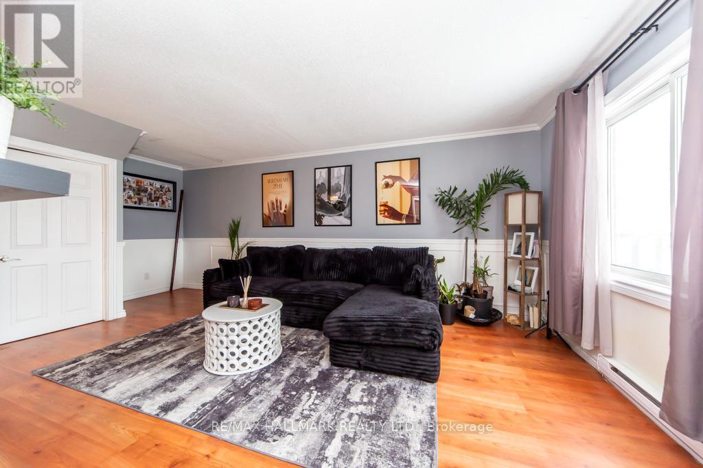 41 - 1010 Glen Street, Oshawa, ON - Indoor Photo Showing Living Room