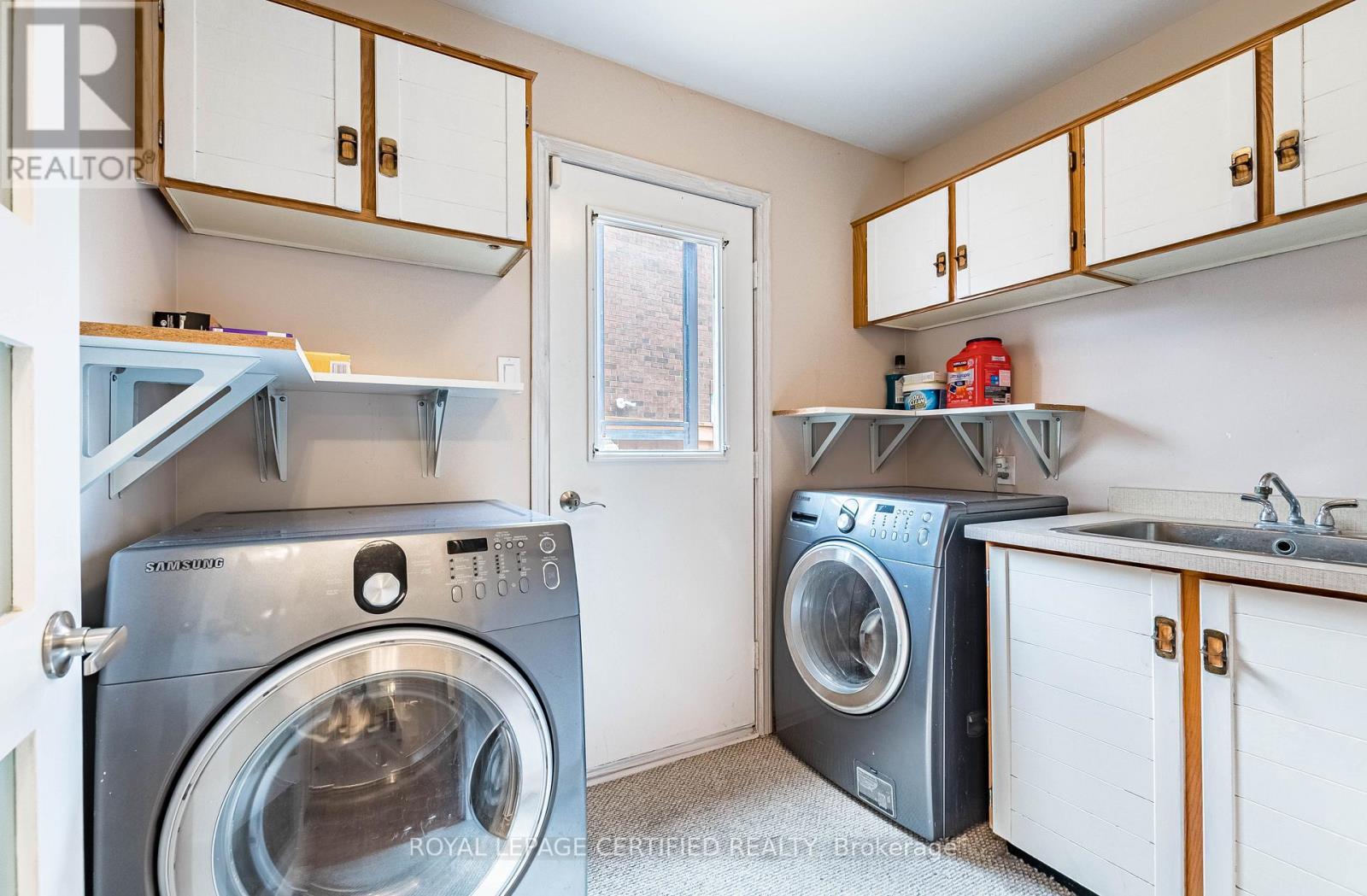 48 Fernbrook Crescent, Brampton, ON - Indoor Photo Showing Laundry Room