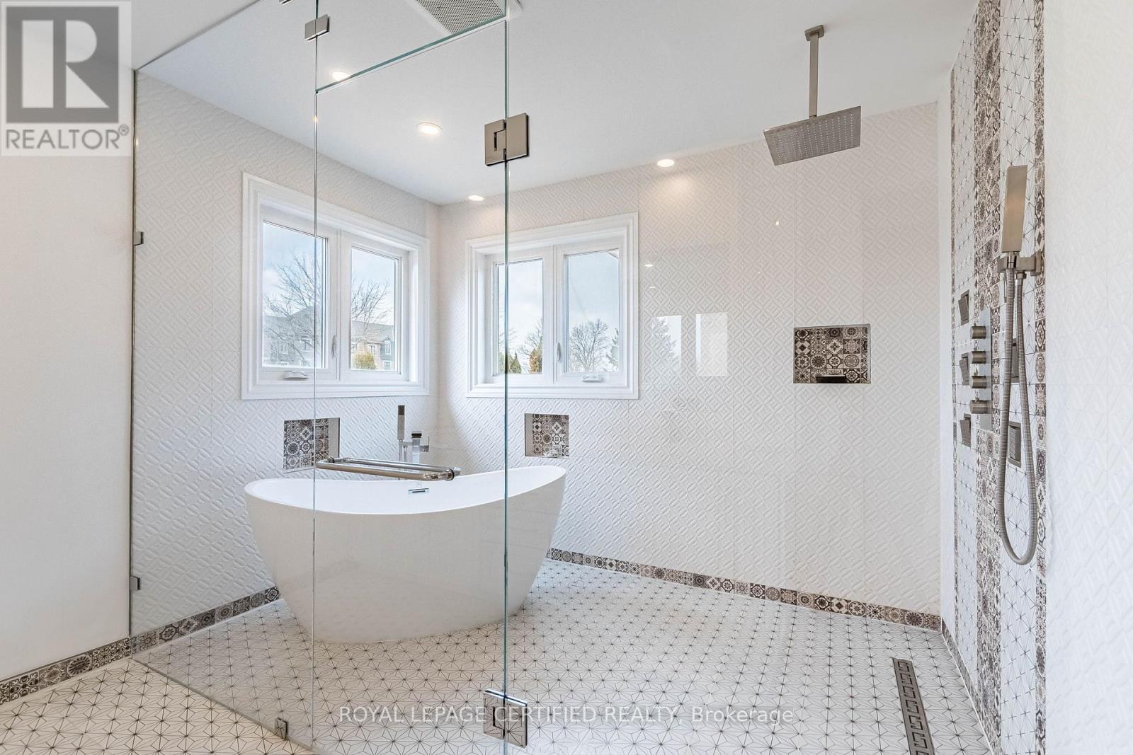 48 Fernbrook Crescent, Brampton, ON - Indoor