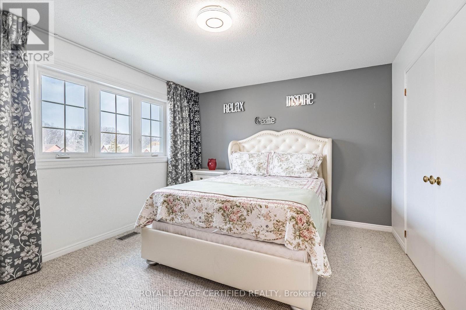 48 Fernbrook Crescent, Brampton, ON - Indoor Photo Showing Bedroom