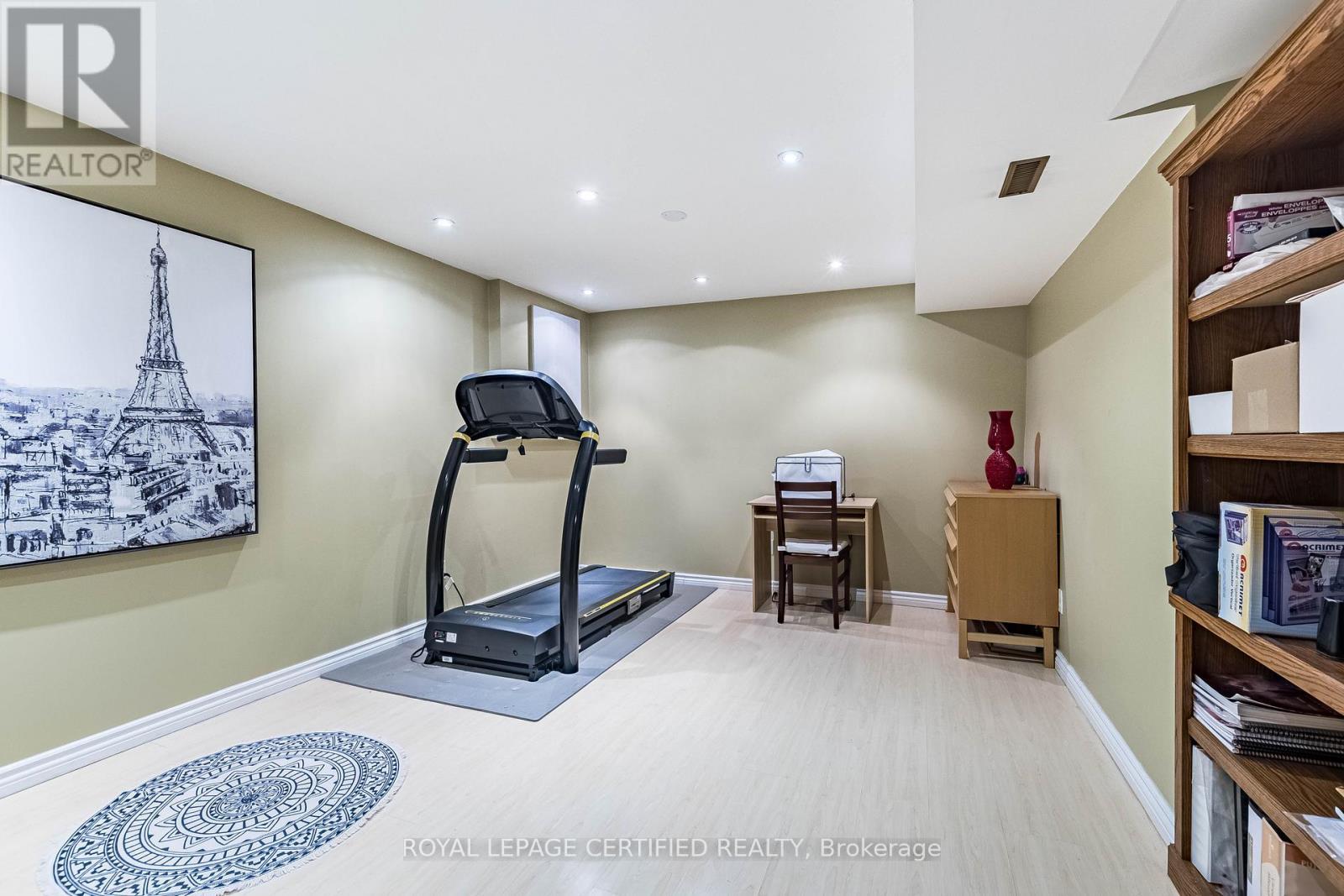 48 Fernbrook Crescent, Brampton, ON - Indoor Photo Showing Gym Room