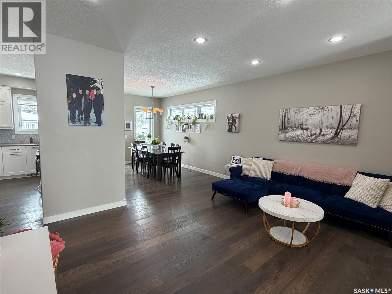 924 11Th Street, Humboldt, SK - Indoor Photo Showing Living Room