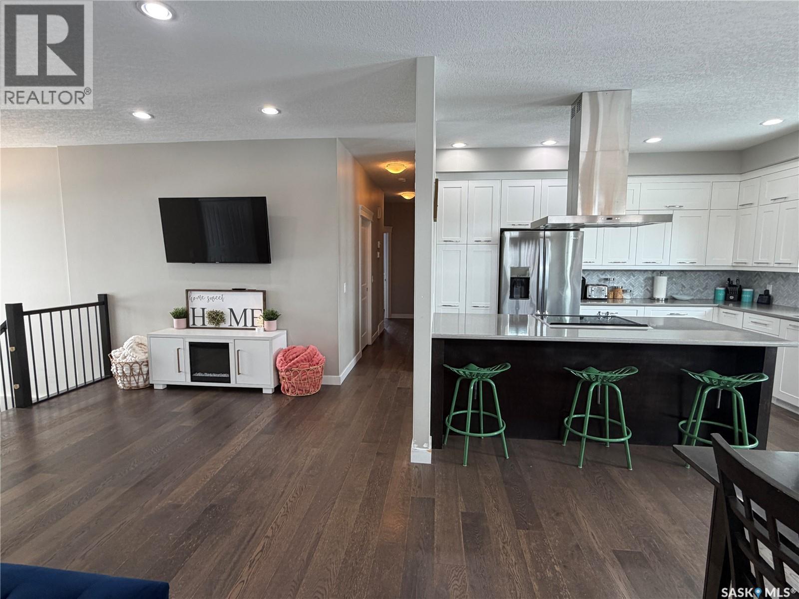 924 11Th Street, Humboldt, SK - Indoor