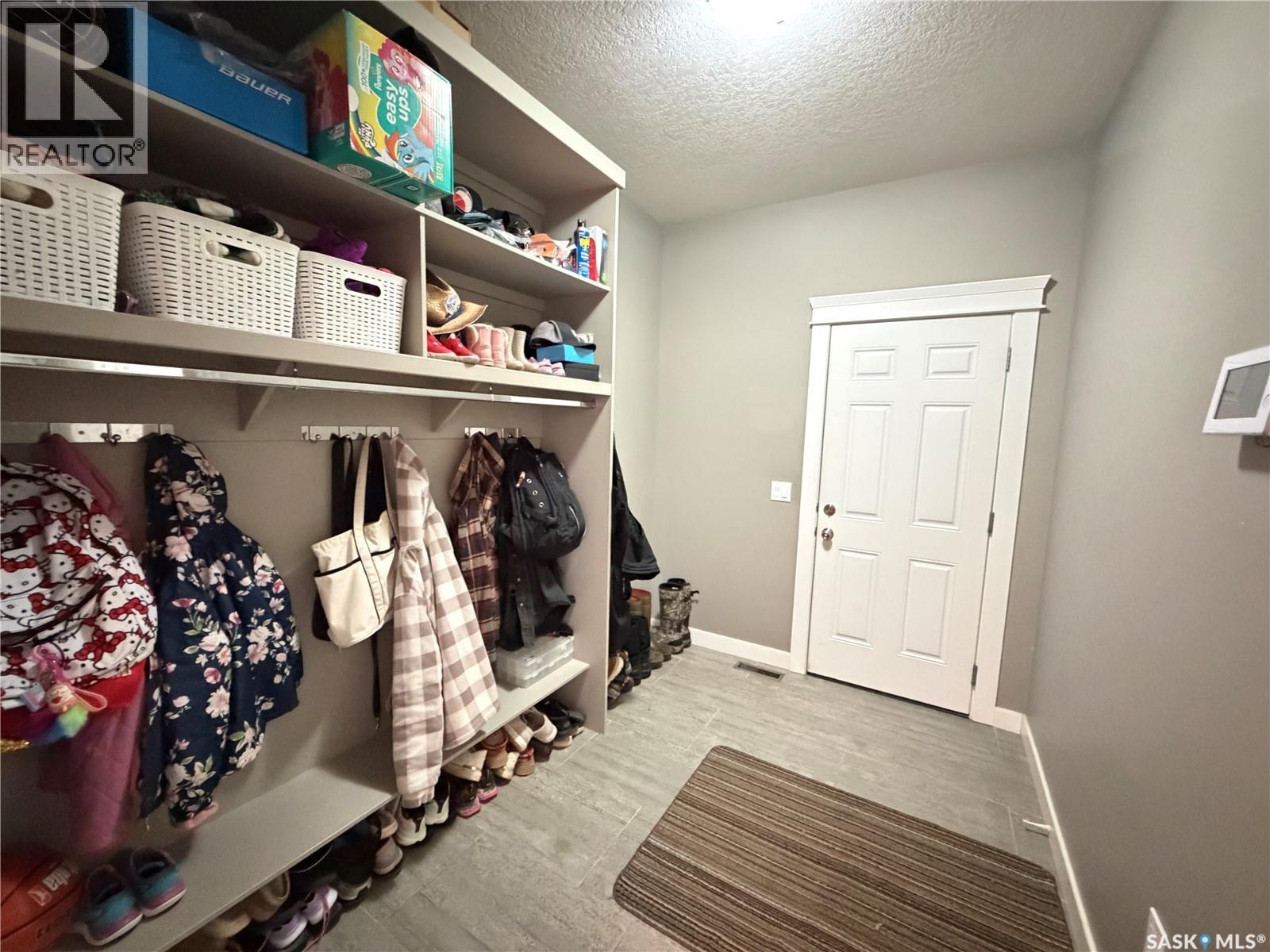 924 11Th Street, Humboldt, SK - Indoor