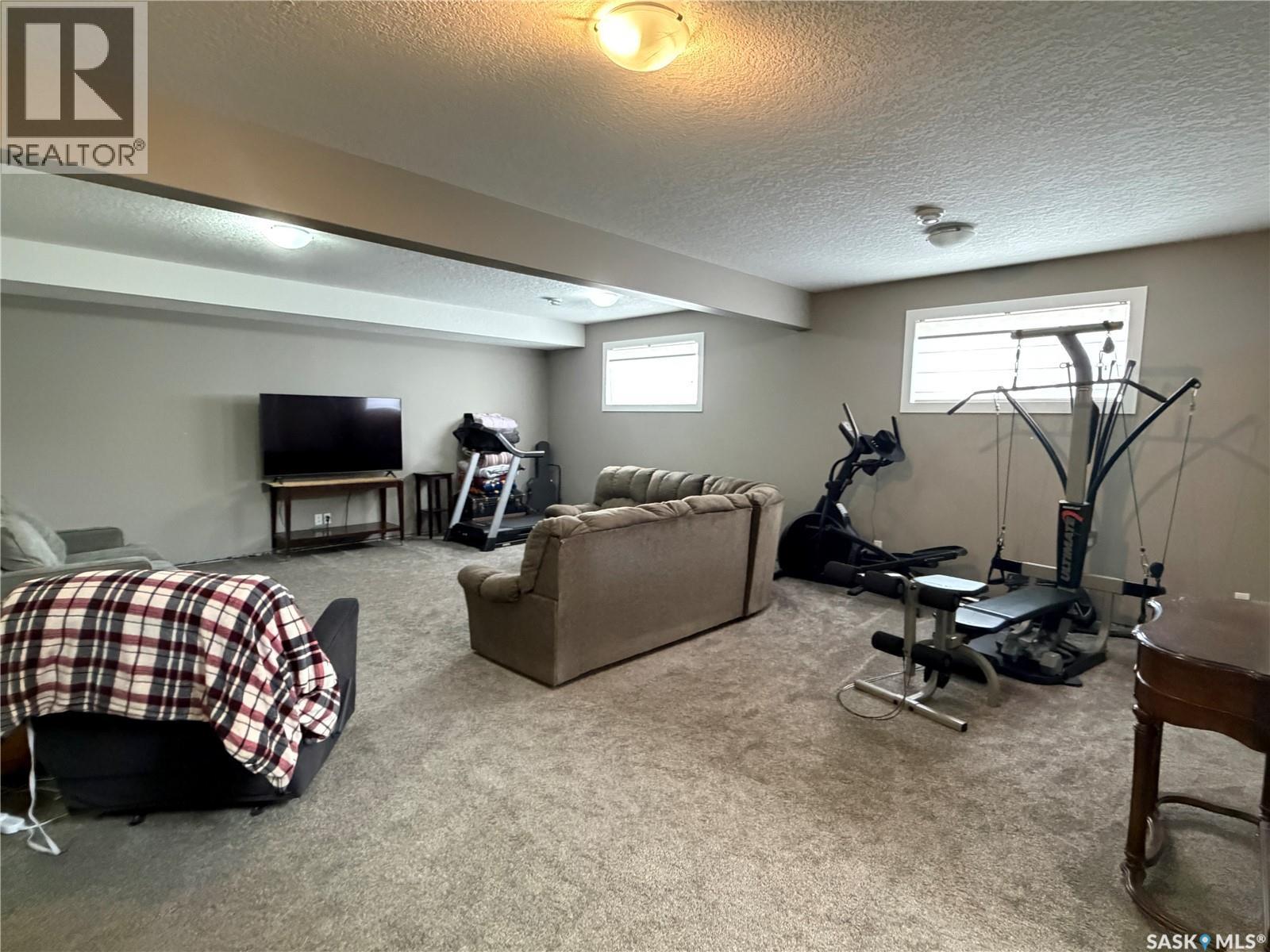 924 11Th Street, Humboldt, SK - Indoor Photo Showing Gym Room