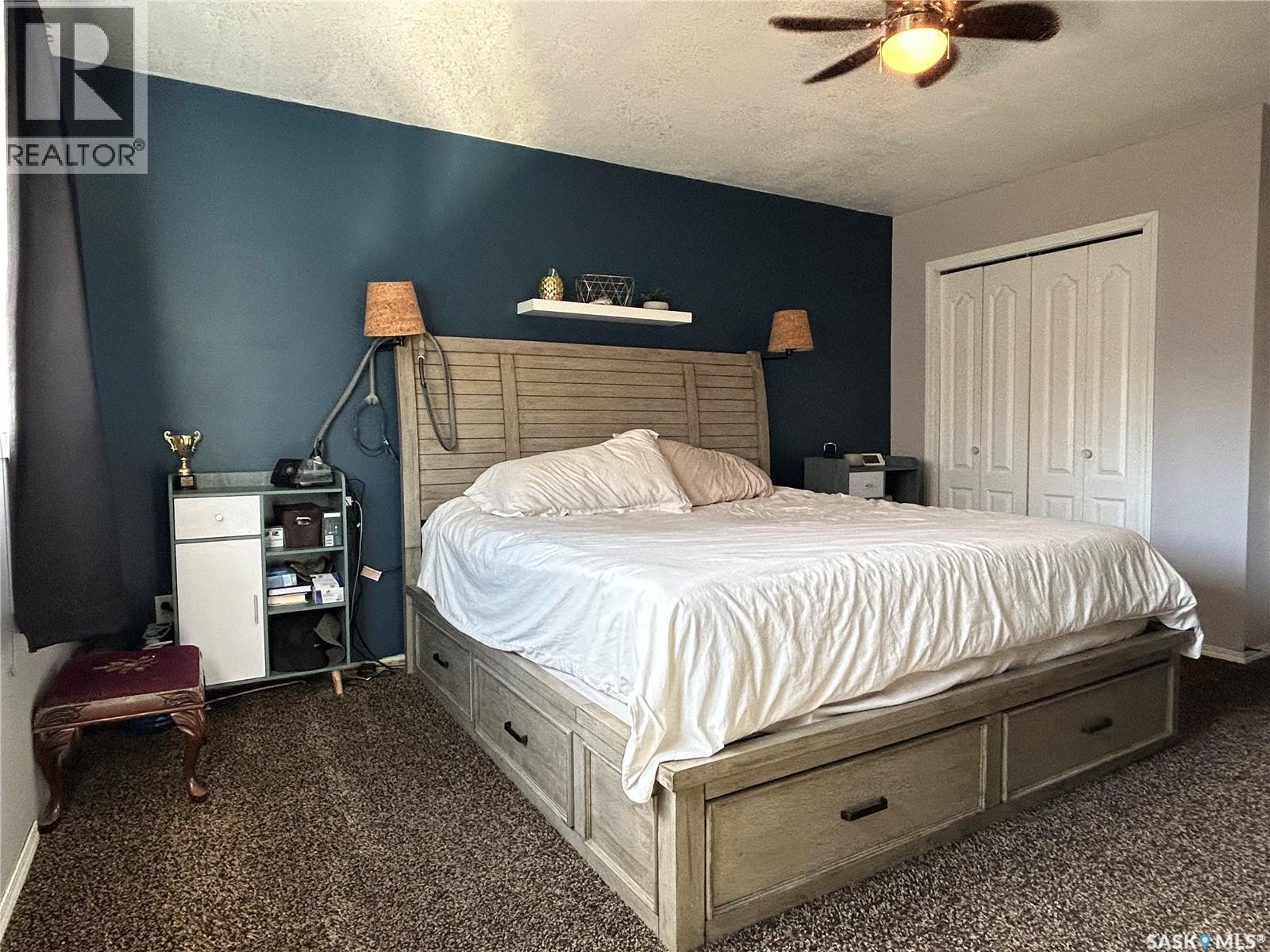 488 Willow Bay, Estevan, SK - Indoor Photo Showing Bedroom