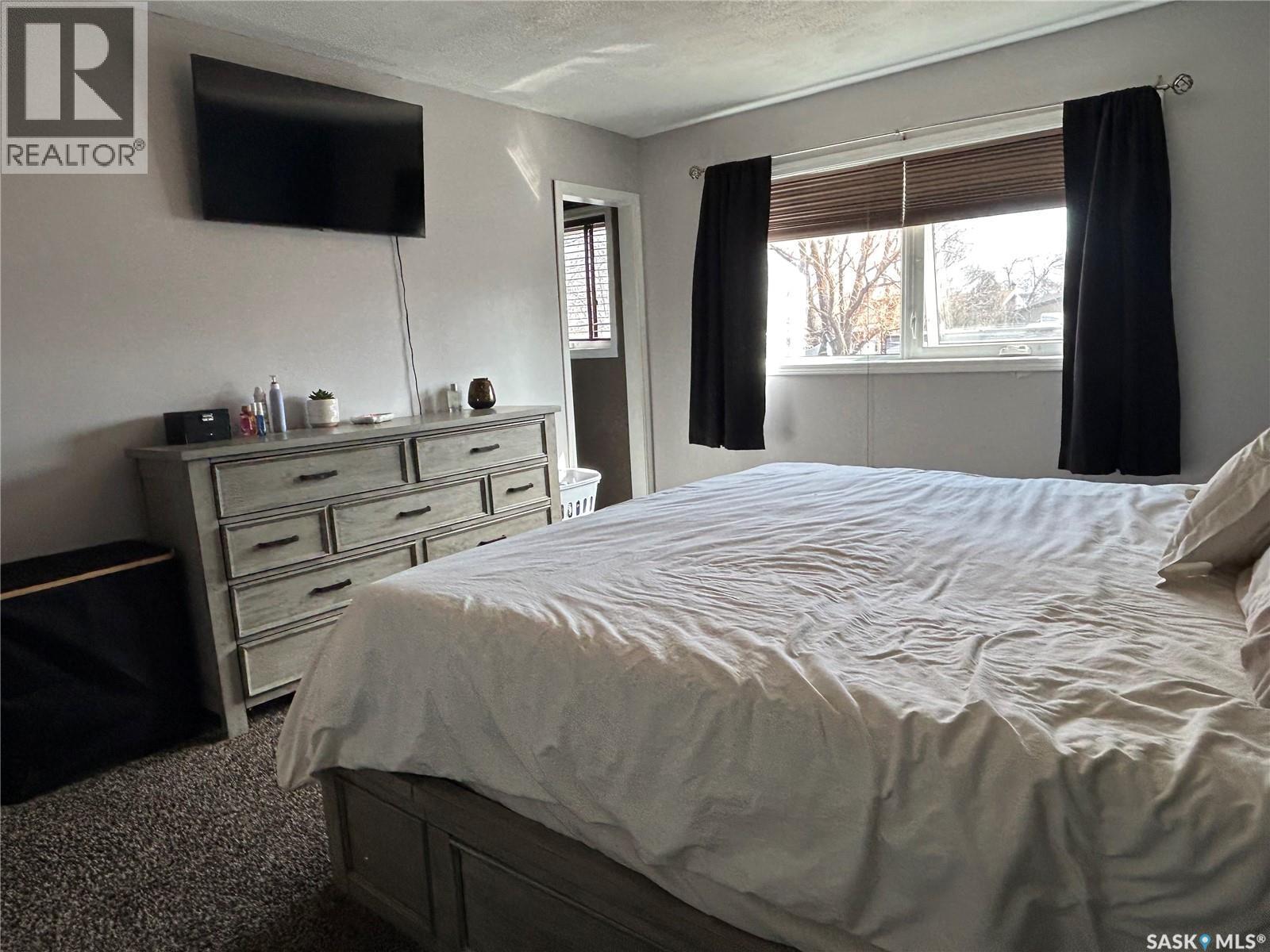 488 Willow Bay, Estevan, SK - Indoor Photo Showing Bedroom