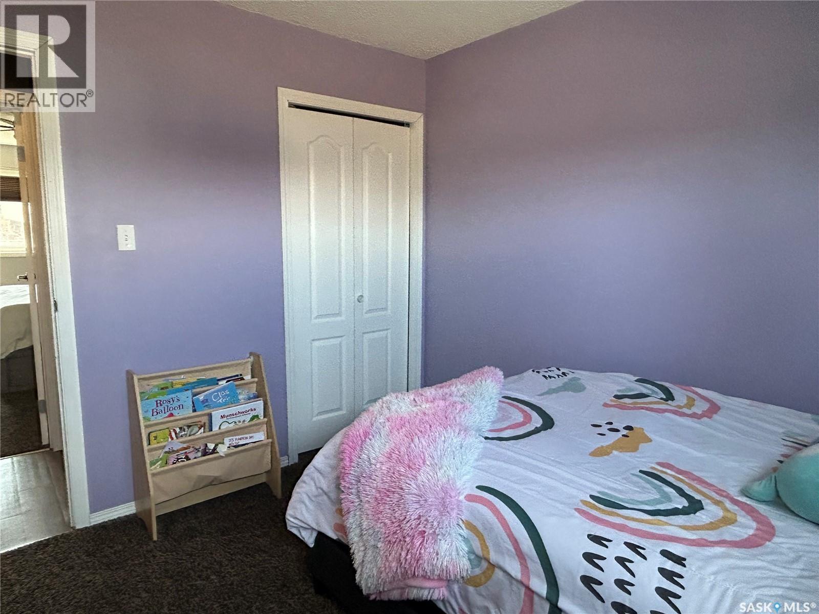 488 Willow Bay, Estevan, SK - Indoor Photo Showing Bedroom