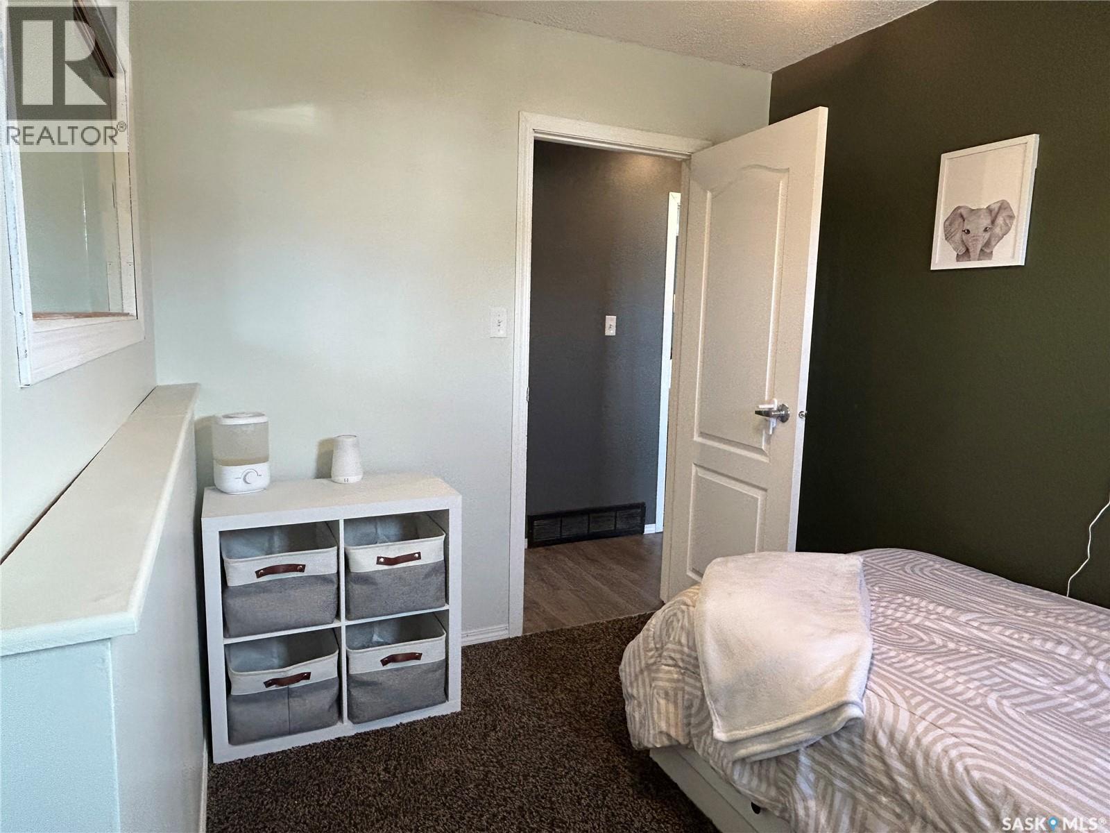 488 Willow Bay, Estevan, SK - Indoor Photo Showing Bedroom