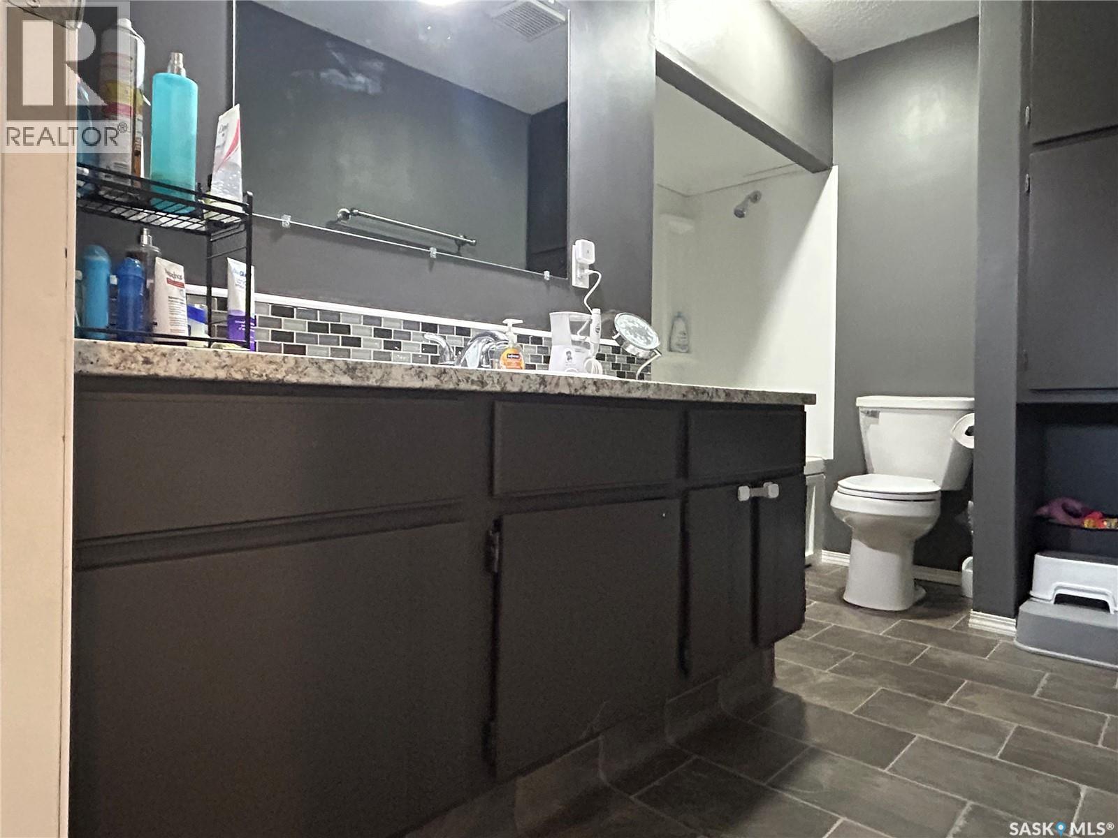 488 Willow Bay, Estevan, SK - Indoor Photo Showing Bathroom