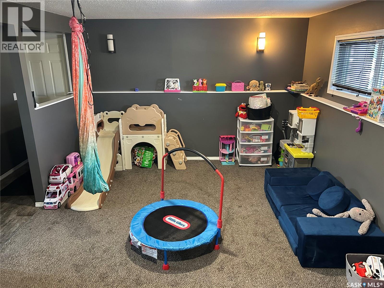 488 Willow Bay, Estevan, SK - Indoor Photo Showing Other Room