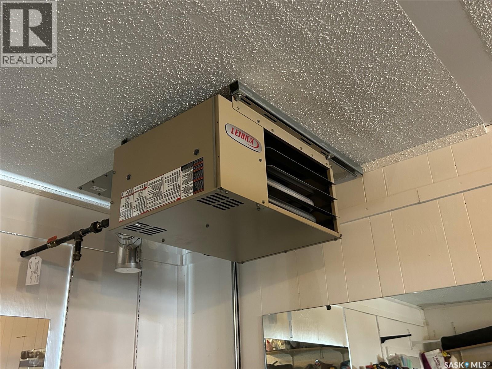 488 Willow Bay, Estevan, SK - Indoor