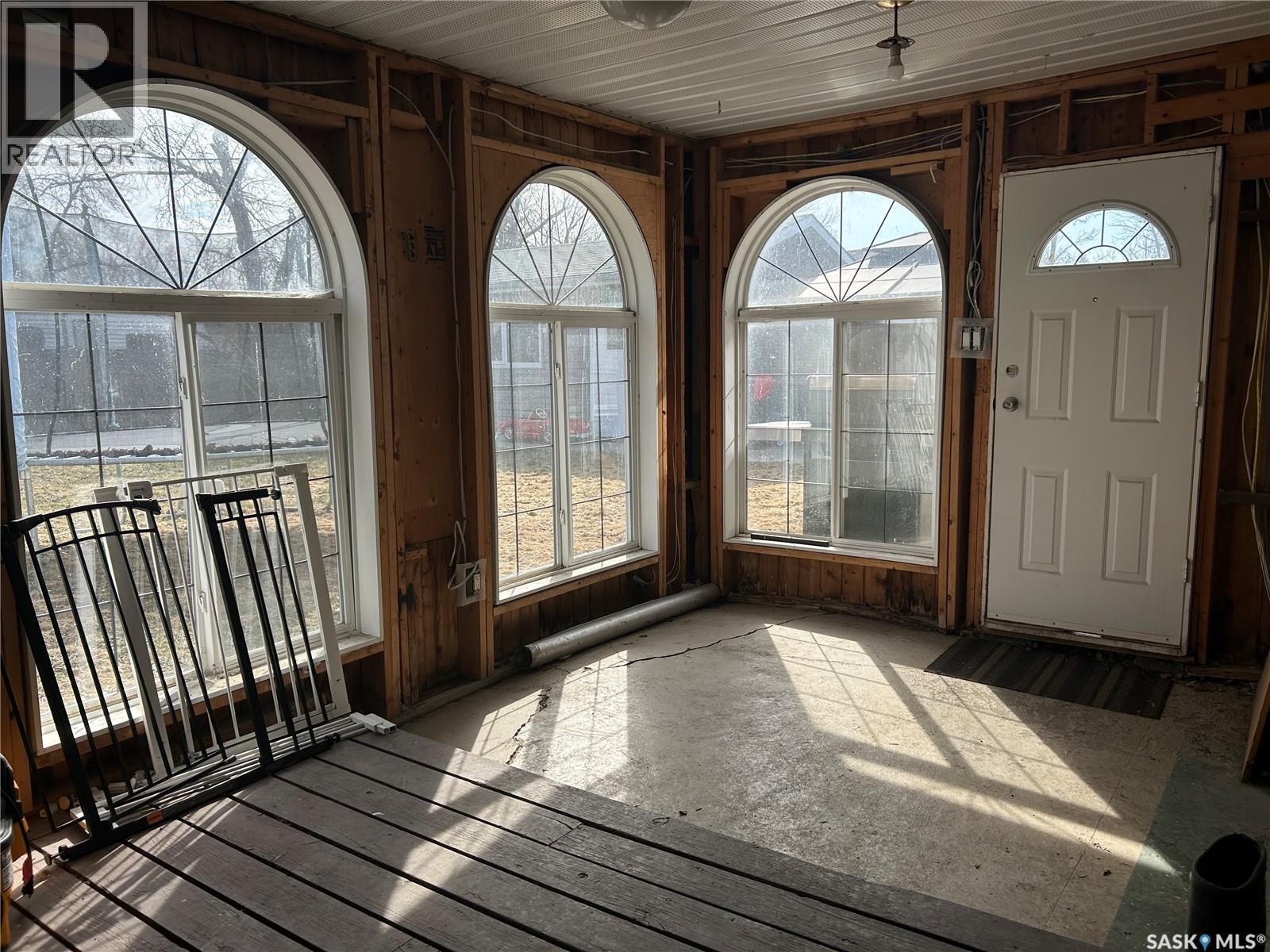 488 Willow Bay, Estevan, SK - With Exterior