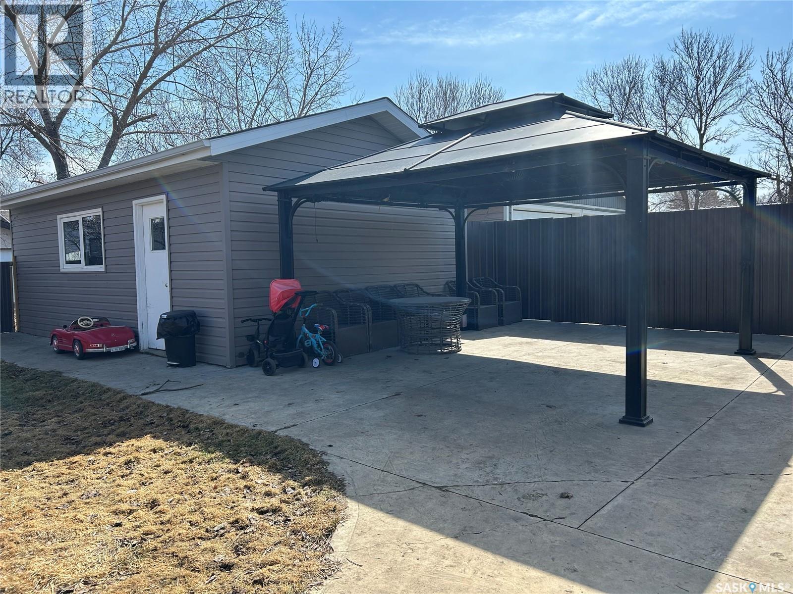 488 Willow Bay, Estevan, SK - Outdoor