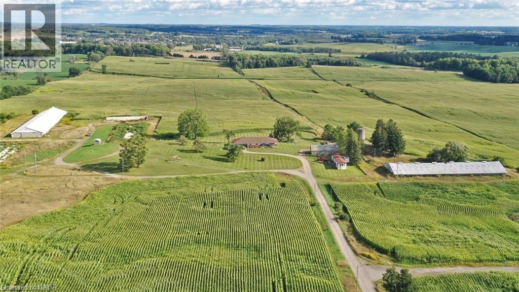 Aerial view of sparsely populated area with extensive farmland - 2265 Snyder'S Road E, Kitchener, ON