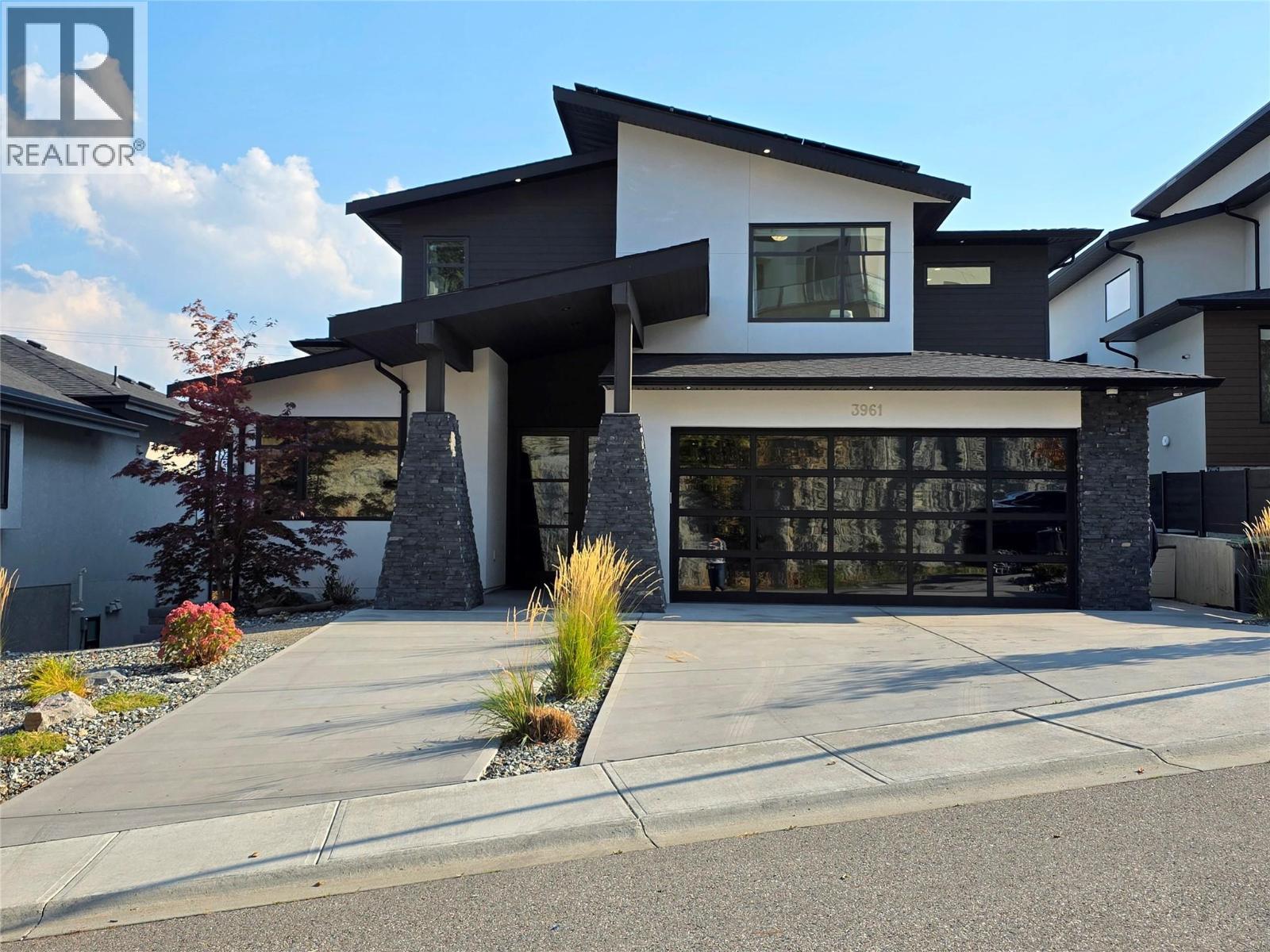 3961 Beachview Drive E, West Kelowna, BC - Outdoor