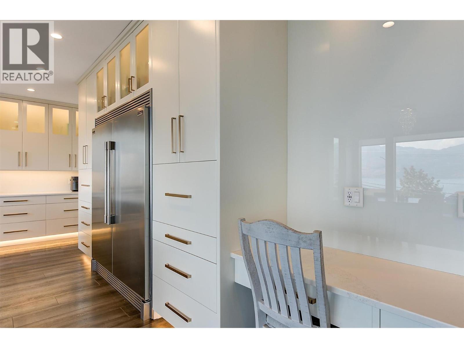 3961 Beachview Drive E, West Kelowna, BC - Indoor
