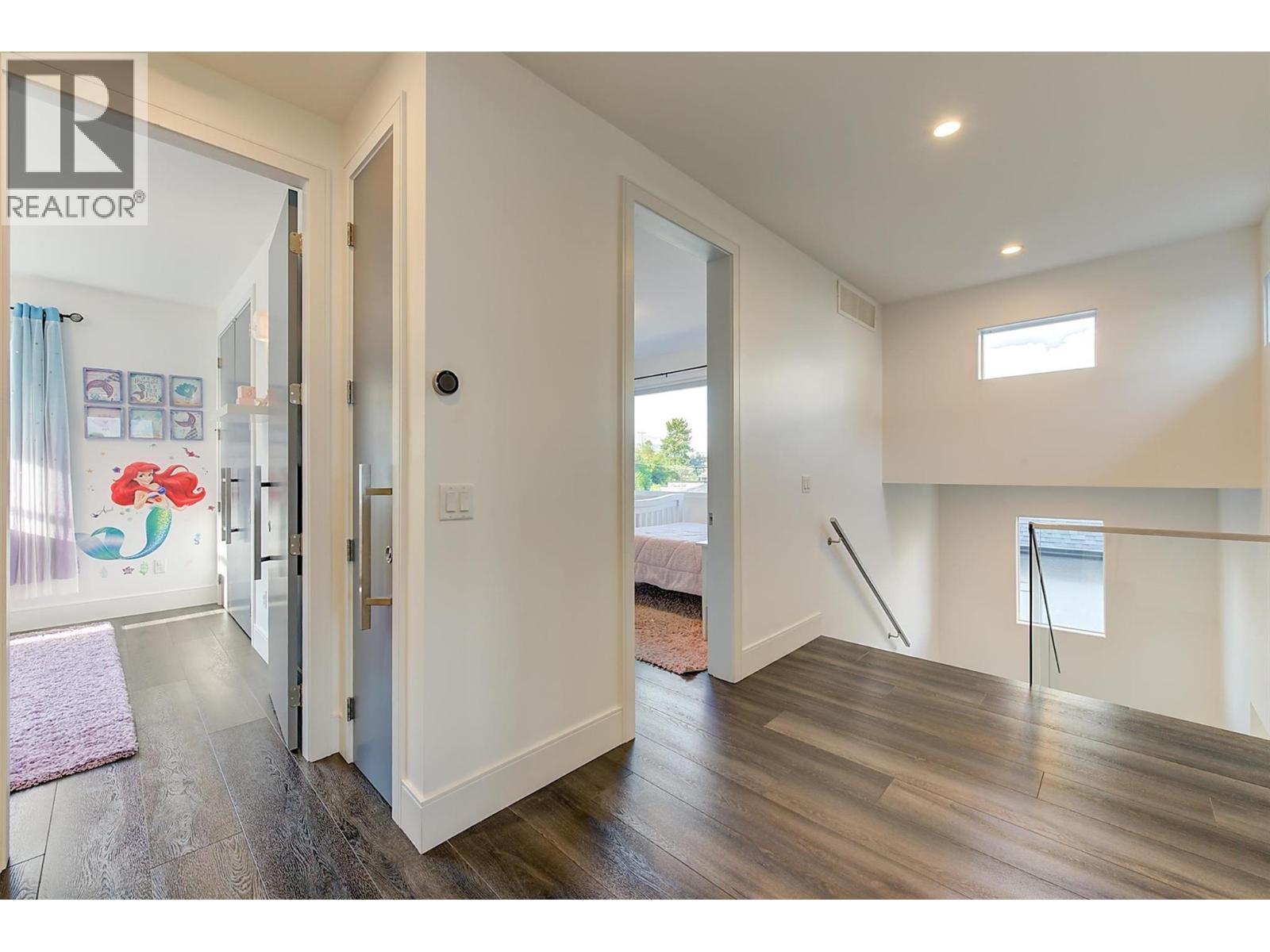 3961 Beachview Drive E, West Kelowna, BC - Indoor Photo Showing Other Room