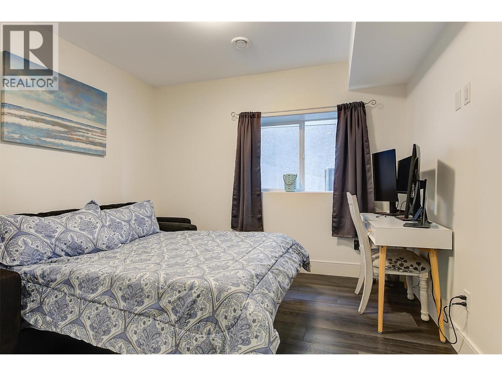 3961 Beachview Drive E, West Kelowna, BC - Indoor Photo Showing Bedroom