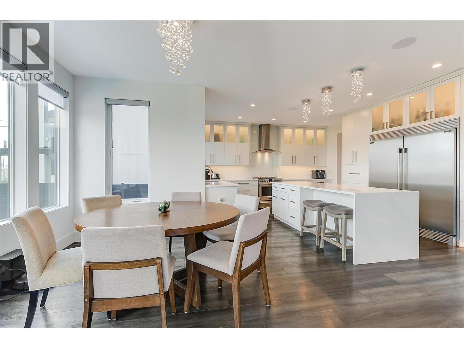 3961 Beachview Drive E, West Kelowna, BC - Indoor Photo Showing Other Room