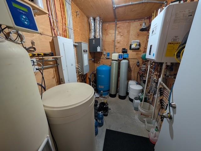 4427 Ferguson Road, Mayook, BC - Indoor Photo Showing Basement