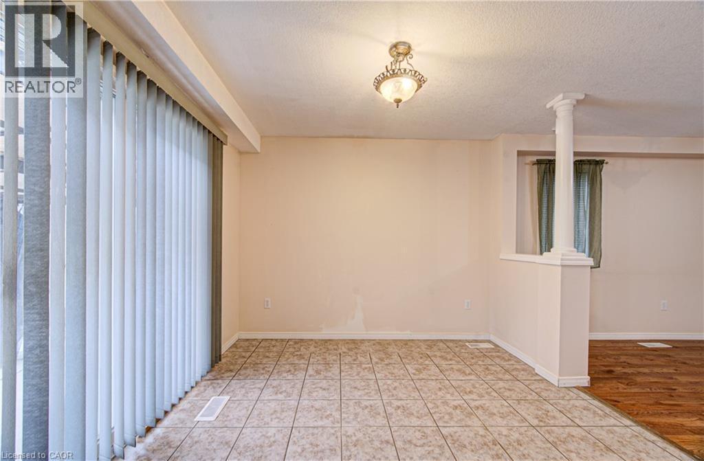 93 Edgemere Drive, Cambridge, ON - Indoor Photo Showing Other Room