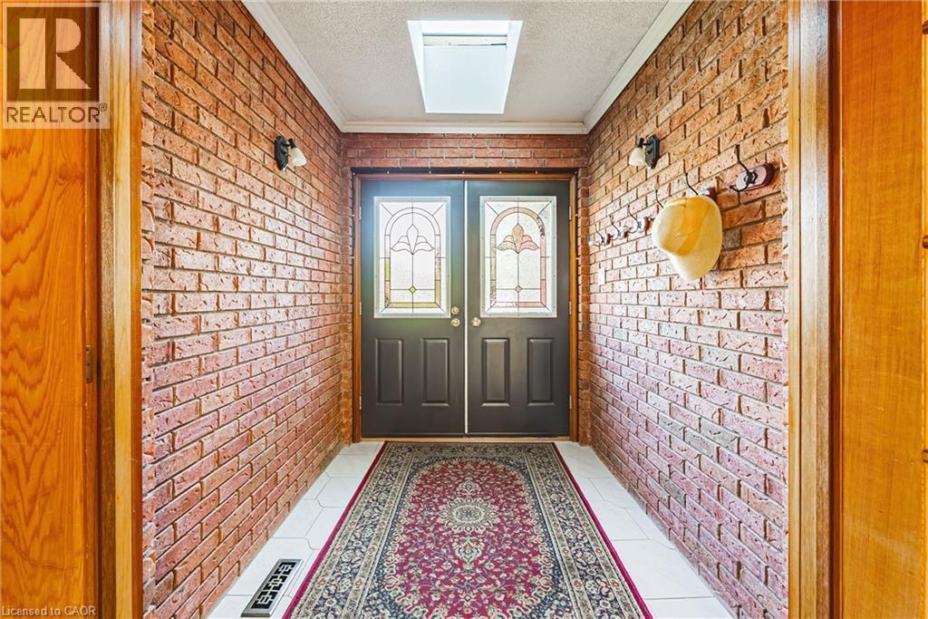 19 Glenhaven Court, Hamilton, ON - Indoor Photo Showing Other Room