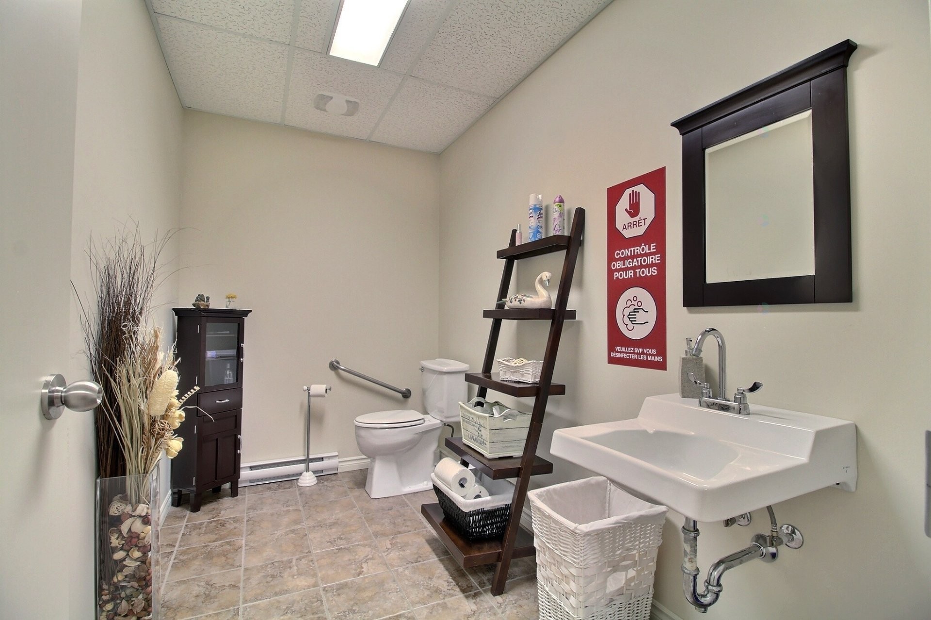 Powder room - Rdc-1235 3E Avenue, Val-D'Or, QC - Indoor Photo Showing Bathroom