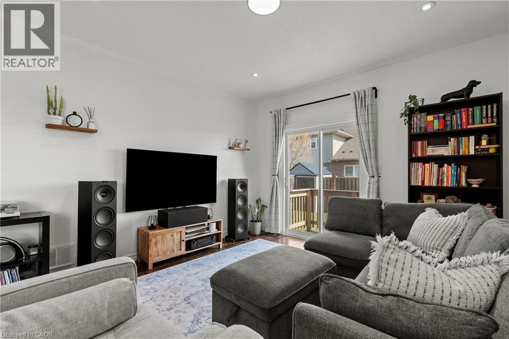 292 Keystone Crescent, Hamilton, ON - Indoor Photo Showing Living Room