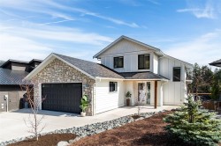 9386 Lakefront Rise Lake Cowichan, BC V0R 2G1