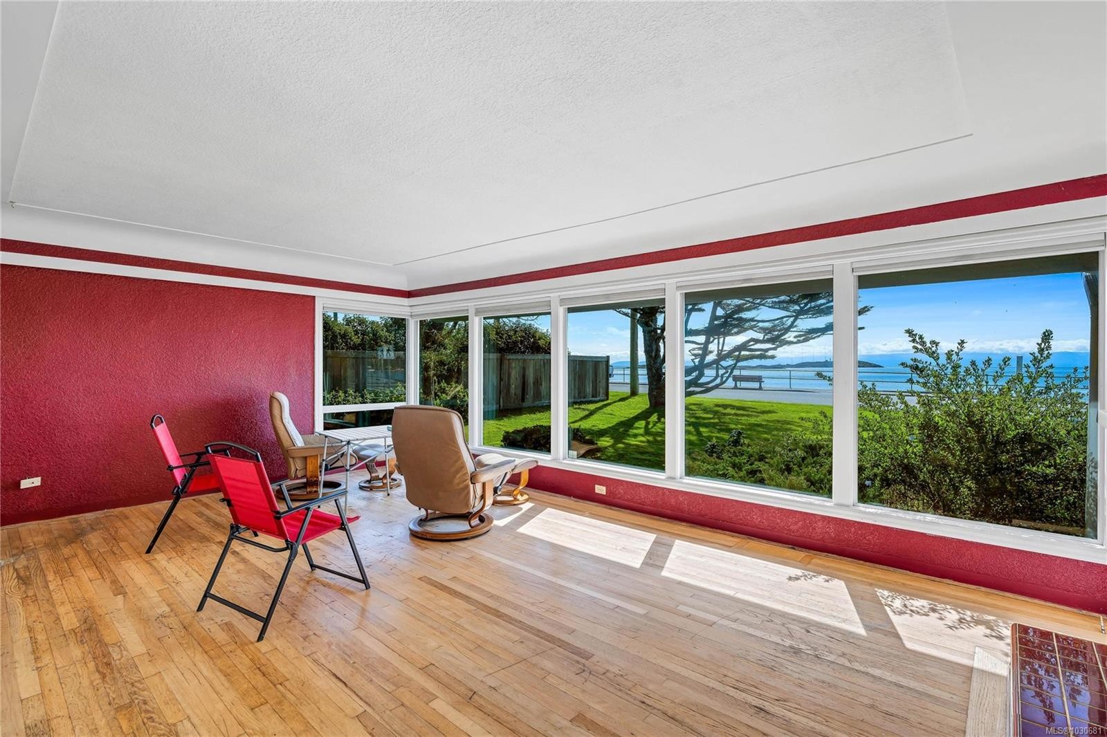 406 Beach Dr, Oak Bay, BC