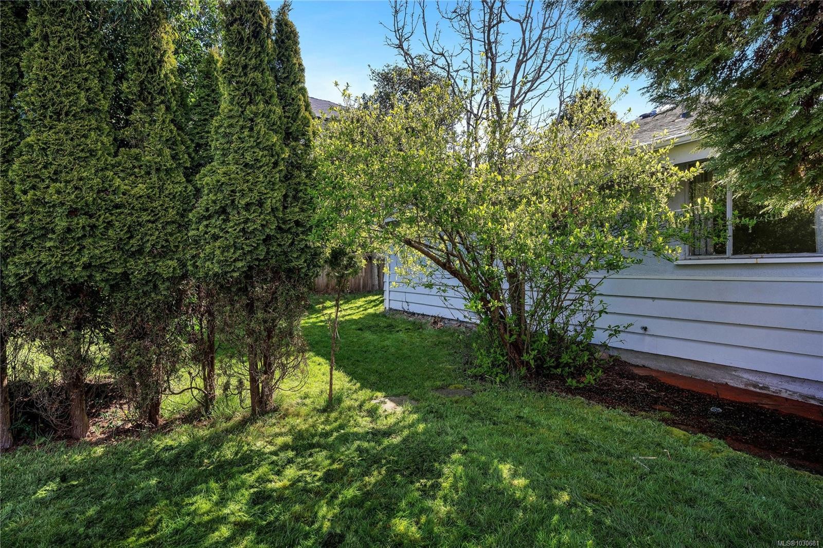 406 Beach Dr, Oak Bay, BC
