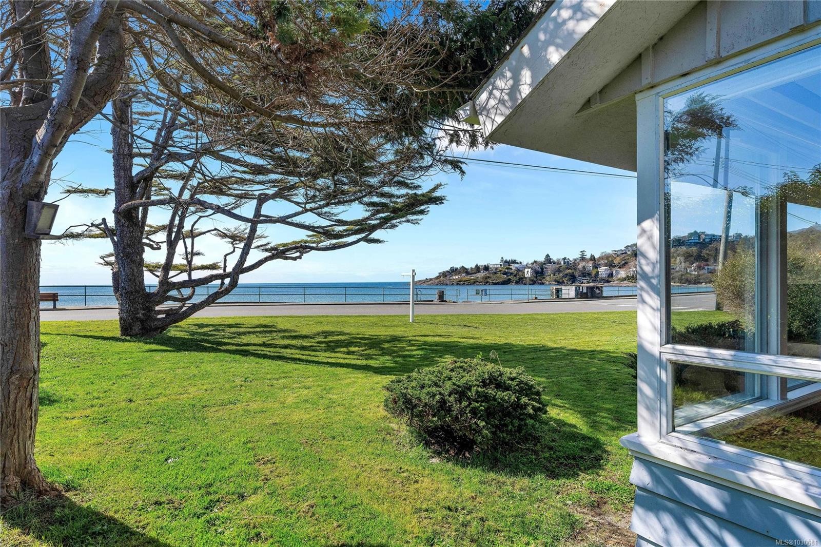 406 Beach Dr, Oak Bay, BC