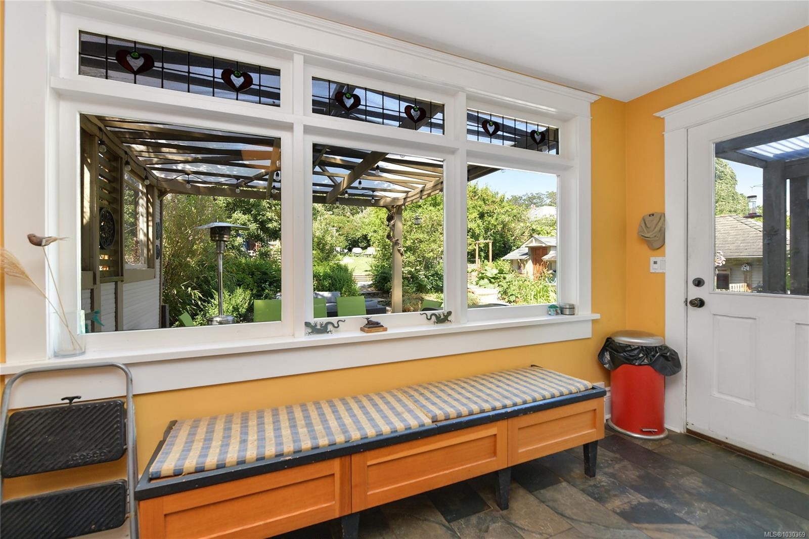 566 Gorge Rd West, Saanich, BC