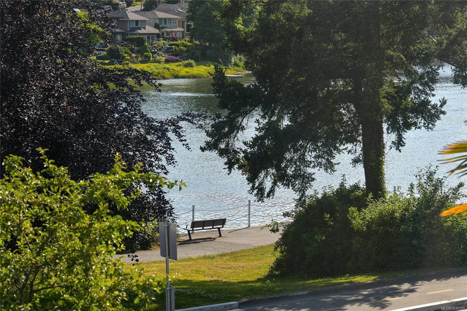 566 Gorge Rd West, Saanich, BC