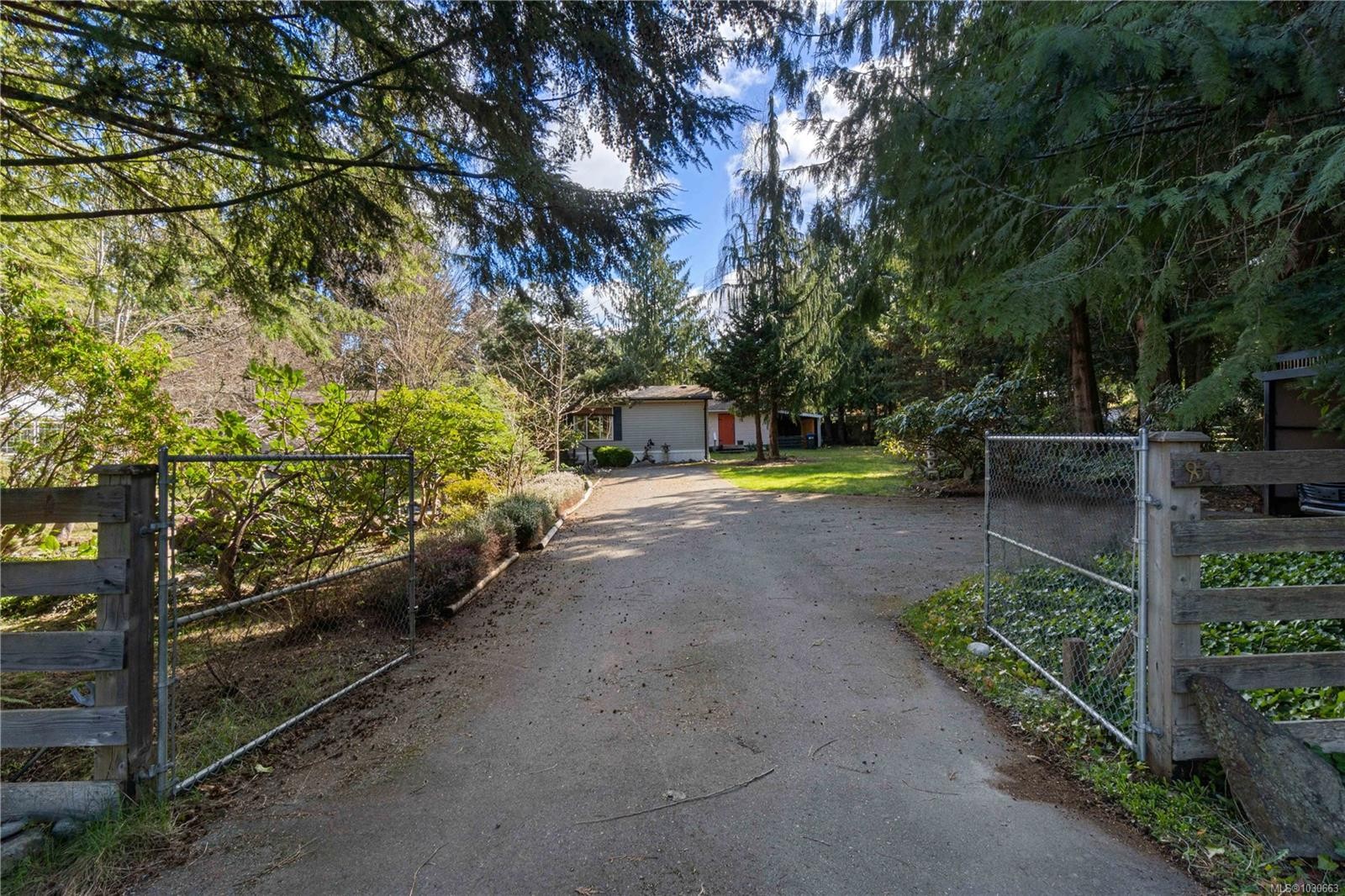 850 Carson Rd, Qualicum Beach, BC