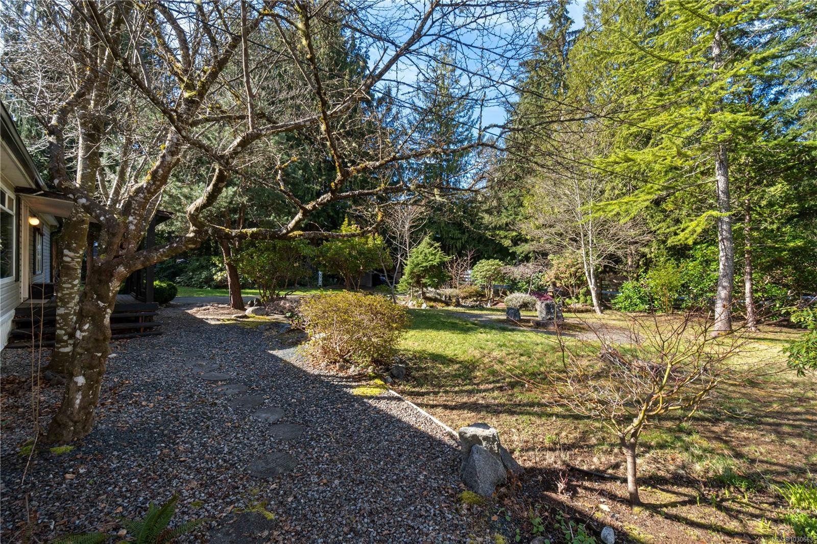 850 Carson Rd, Qualicum Beach, BC
