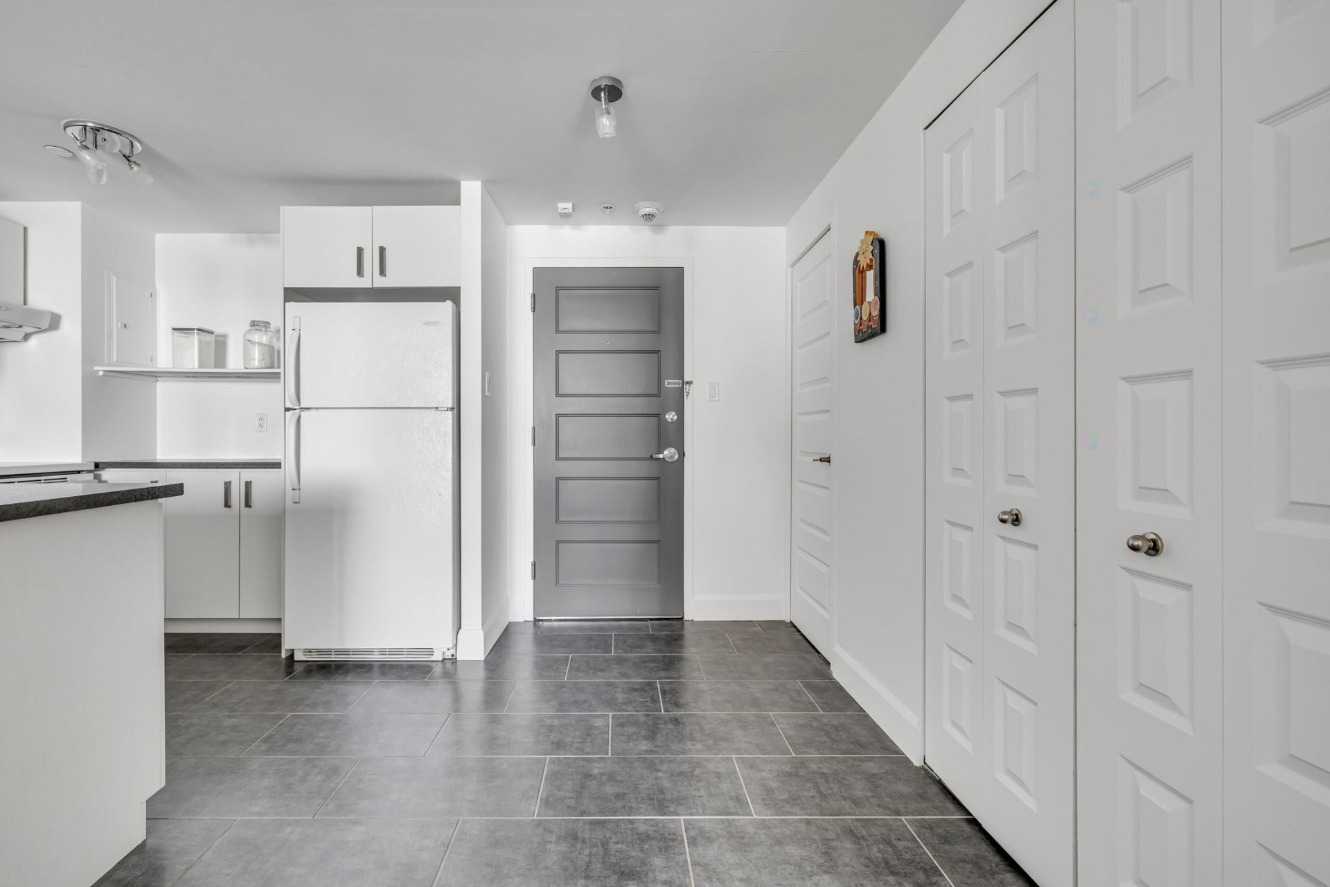 Hall d'entrée/Vestibule - 10-600 Av. Wilfrid-Laurier, Québec (La Cité-Limoilou), QC - Indoor Photo Showing Kitchen