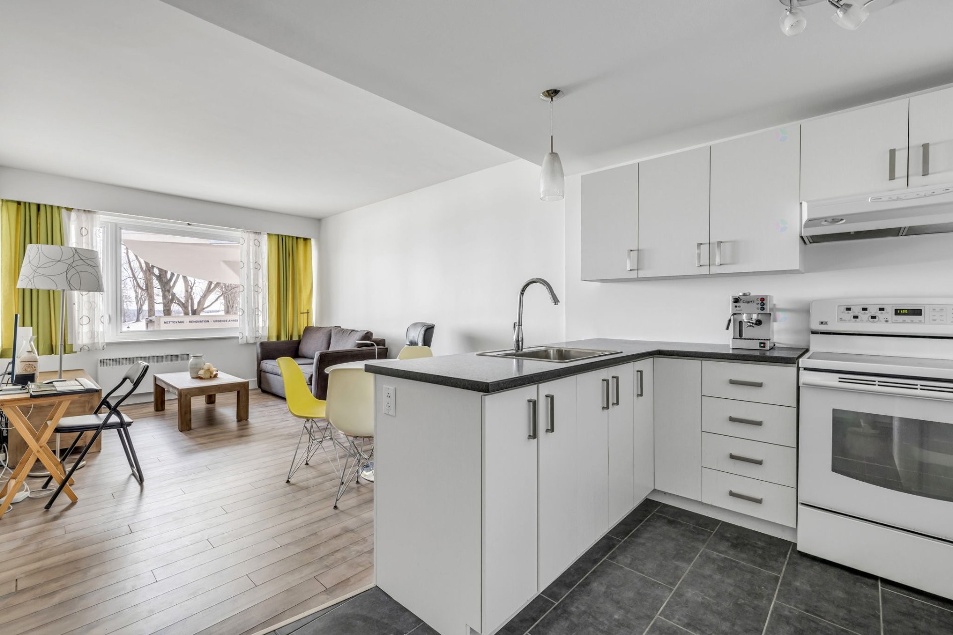 Vue d'ensemble - 10-600 Av. Wilfrid-Laurier, Québec (La Cité-Limoilou), QC - Indoor Photo Showing Kitchen